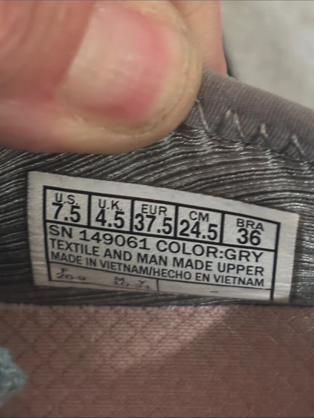 Skechers Arch Fit Women’s Gray Slip-On Walking Sneakers Sz7.5